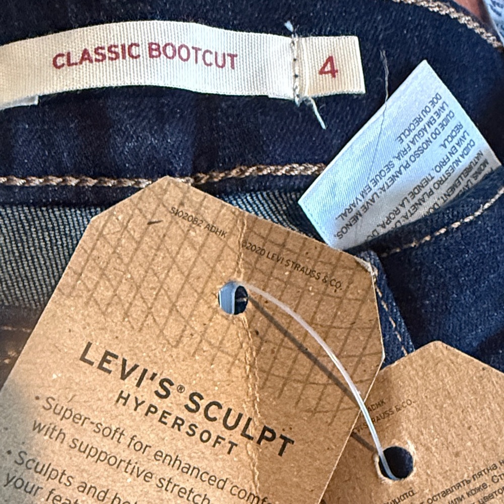 NWT Levi's Indigo Classic Bootcut Jeans - Picture 5 of 6